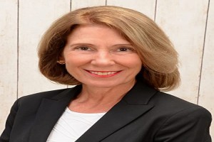 Photo of author Evelyn Thomson